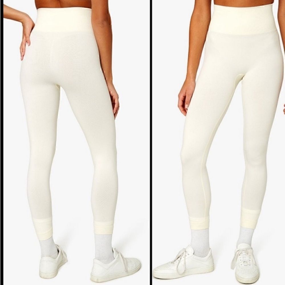 NWOT- WeWoreWhat Cream Leggings Ladies: Size M Activewear